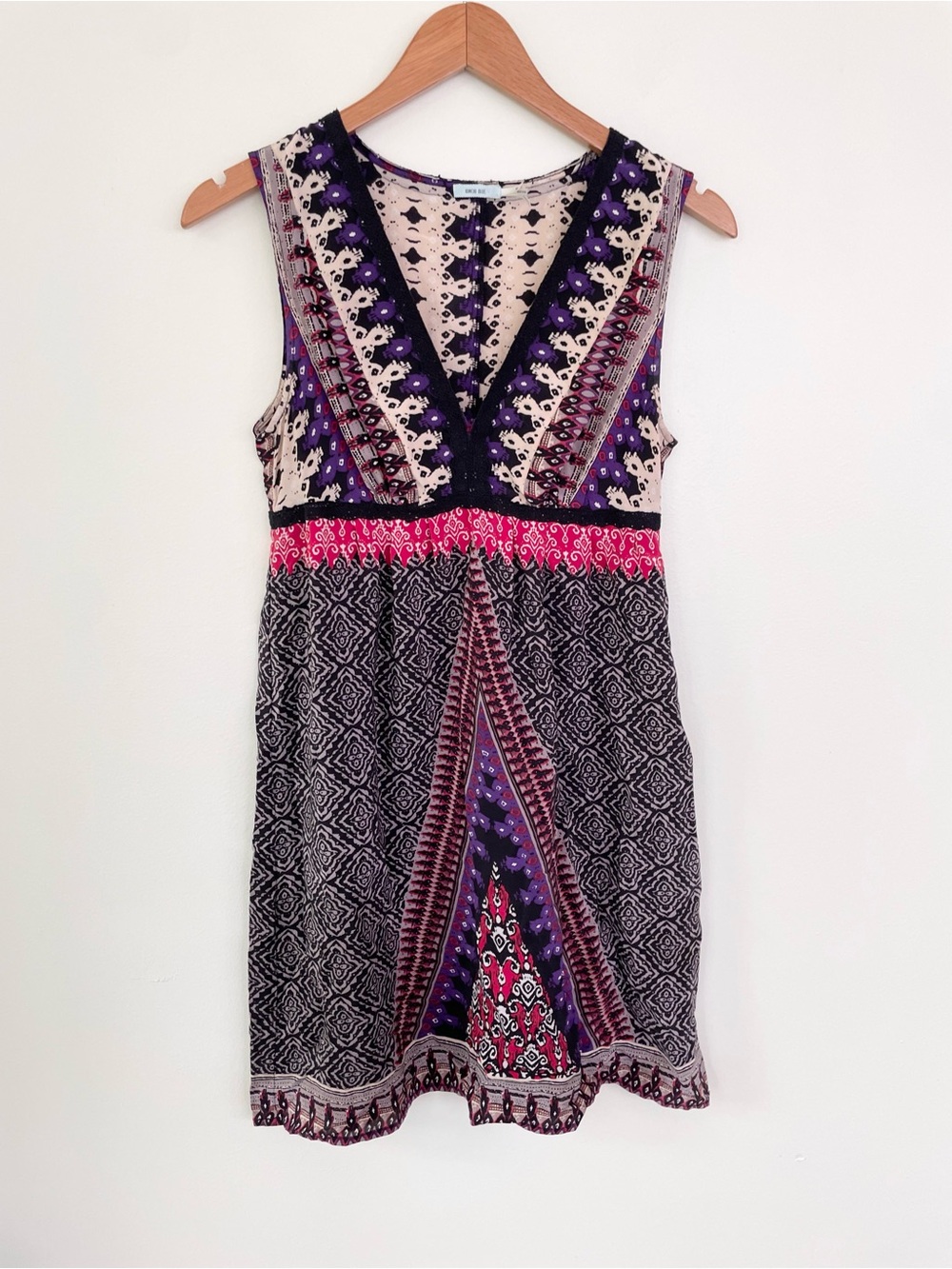 UO Kimchi Blue 100% Silk Vneck Ikat Print Sleeveless Fit & Flare Dress M Medium